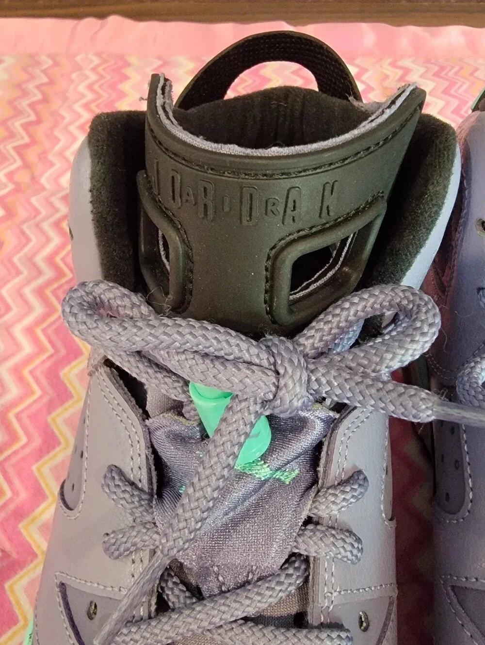 Air Jordan 6 Retro Green Glow GS Wolf Grey Mint 543390-005 Size 7Y